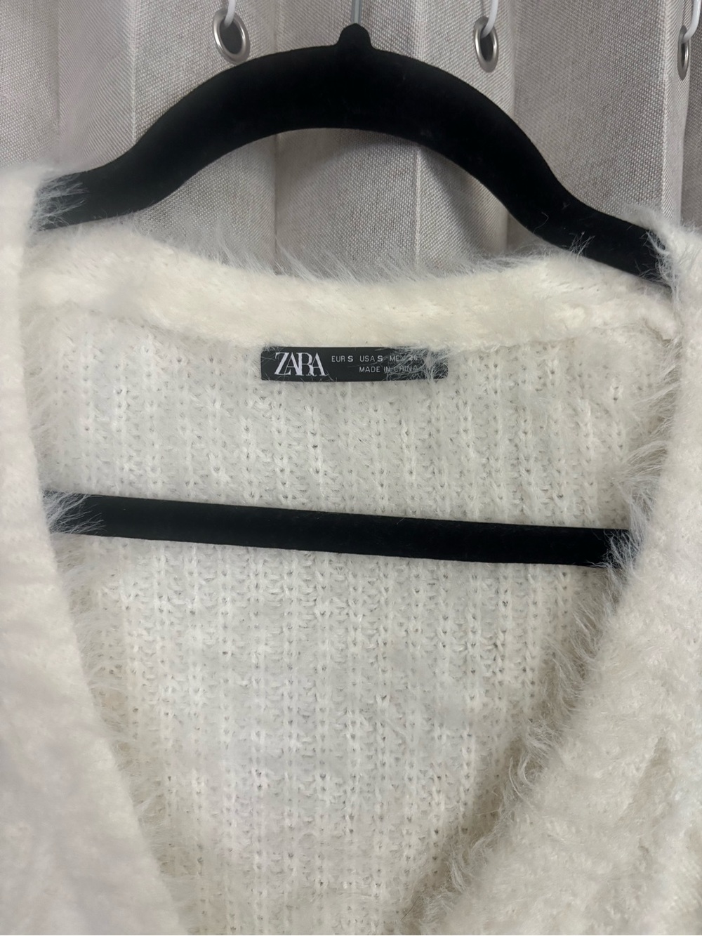 Zara Cream Fuzzy V‑Neck Button Cardigan - Picture 3 of 3